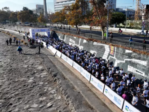 Se presentan más de mil personas en la corrida por la recuperación del Río Mapocho