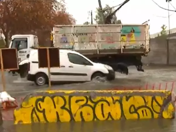 Desborde de alcantarillado en Quilicura