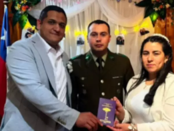 Histórico: carabinero ofició matrimonio tras tres años sin bodas en localidad de Magallanes
