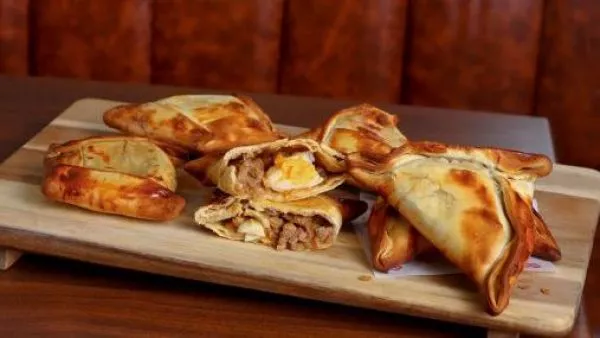 Mucho más que empanadas: los platos chilenos que vuelven a la mesa en septiembre