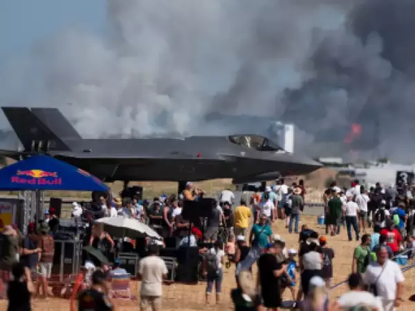 Se estrella un caza durante una exhibición aérea en Atenas