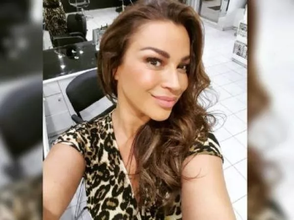 Marlen Olivari se titula como corredora de propiedades y prepara nuevo proyecto